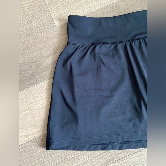 GapFit athletic skort NWOT - Picture 2 of 6